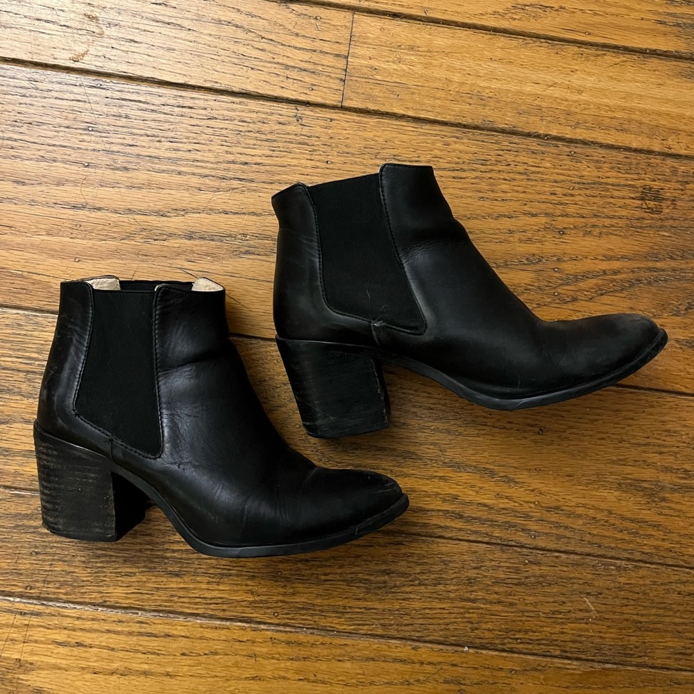 Nisolo Heeled Chelsea Boot Black Sz 8.5